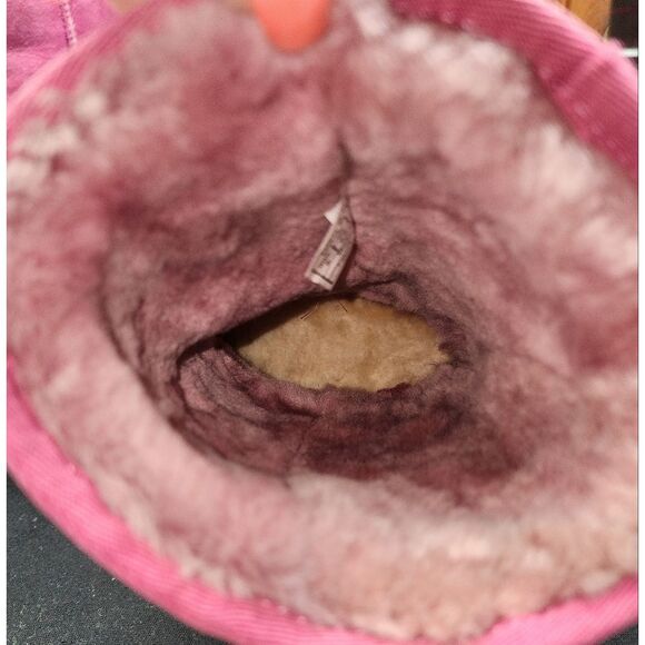 NWOB UGG Cancer Awareness Classic Short Raspberry Pink Boots - Picture 13 of 16